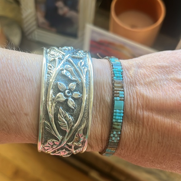 Floral sterling silver cuff bracelet ✨ - Picture 8 of 8